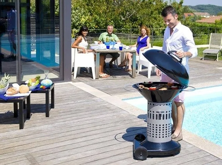 Barbecue a carbonella trasportabile