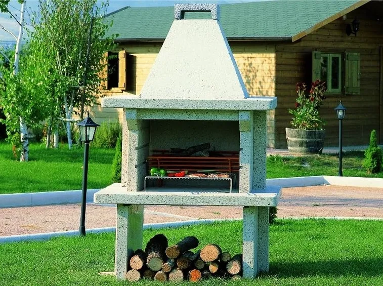 Barbecue prefabbricato