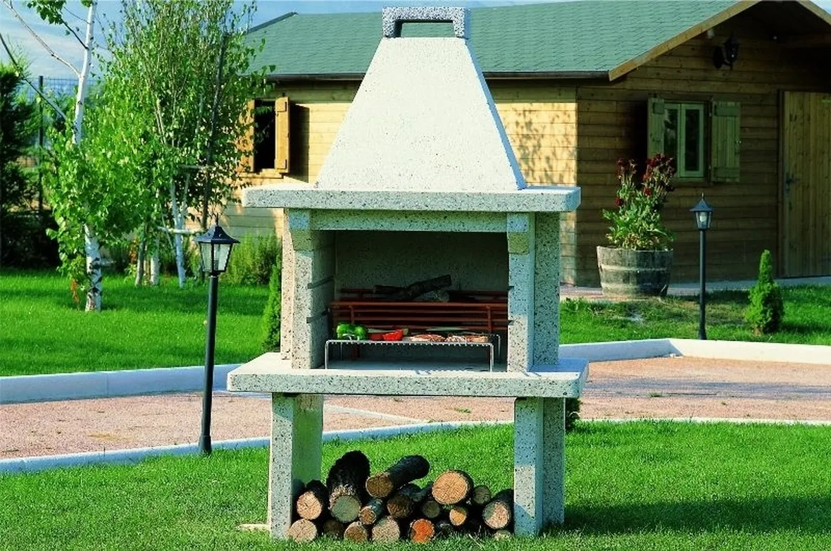 Barbecue prefabbricato