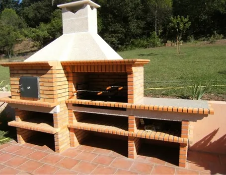 Barbecue in mattoni refrattari