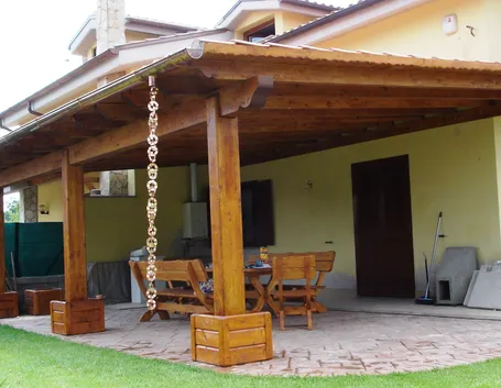 Tettoia in legno