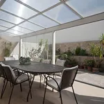 Copertura in vetro realizzata per un ambiente esterno