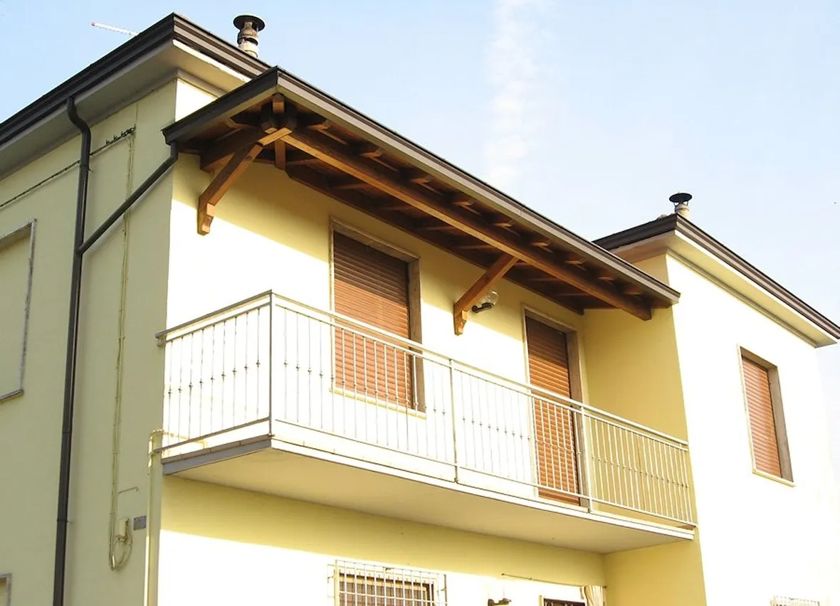 portico terrazzo legno