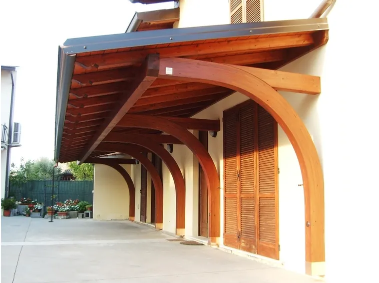 Tettoia in legno