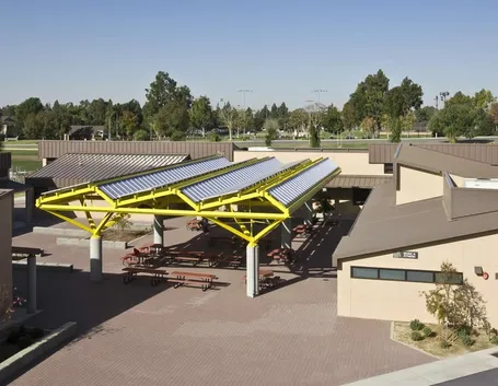 Le pensiline fotovoltaiche sono sempre più utilizzate