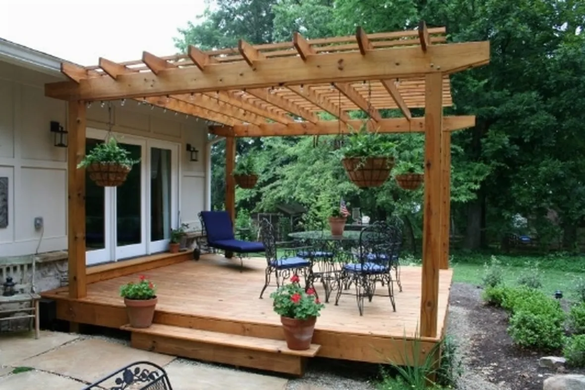 Esempio pergola addossata