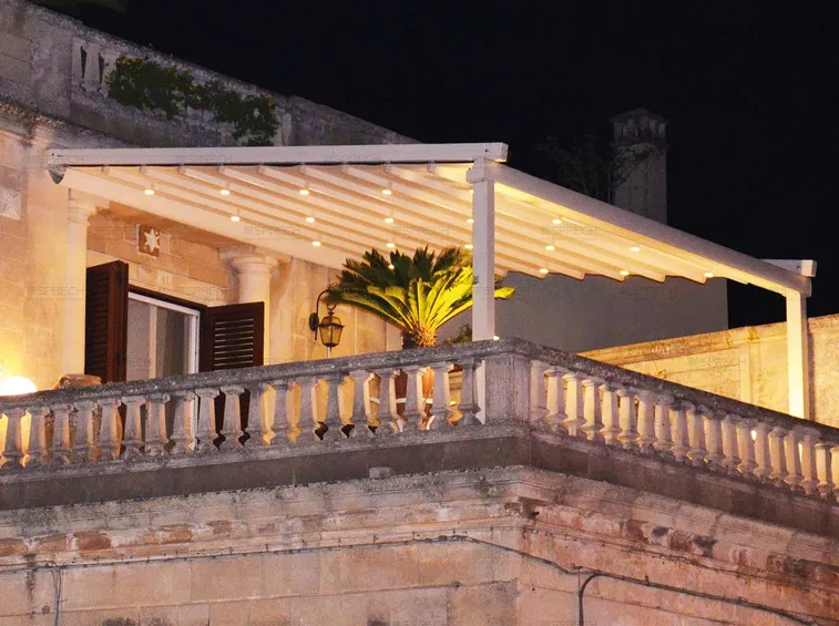 Sì, ma non da sola: cosa fanno le lamelle quando arriva il freddo (foto Pergola Venere)