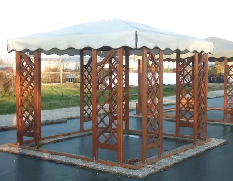 Gazebo realizzato in legno