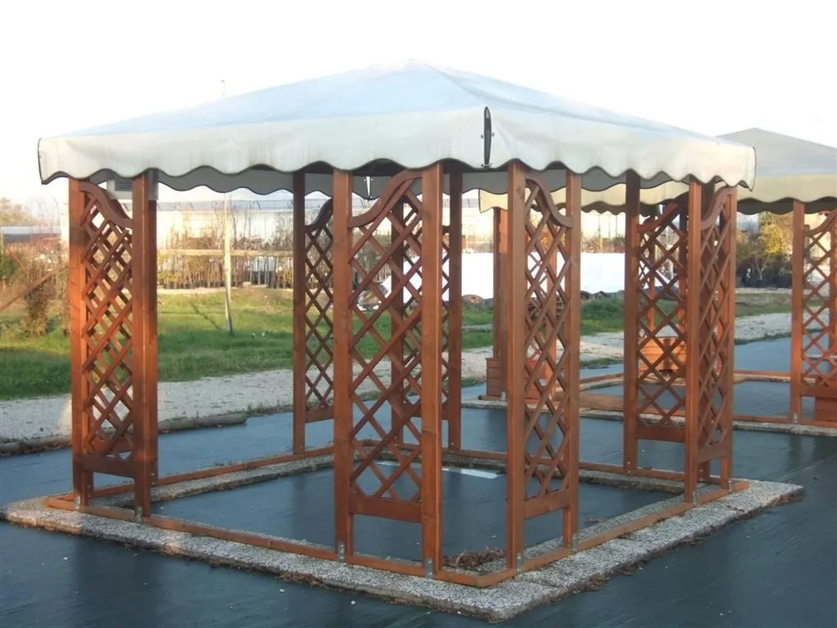 Gazebo realizzato in legno