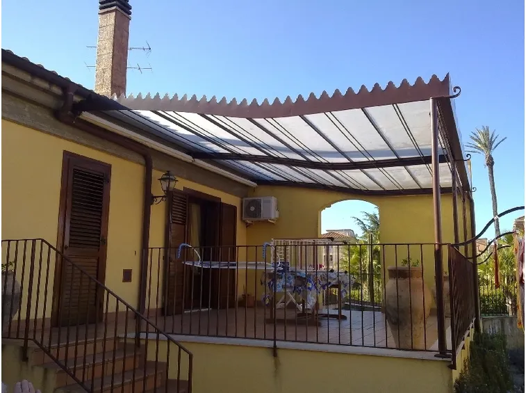 tettoia in ferro