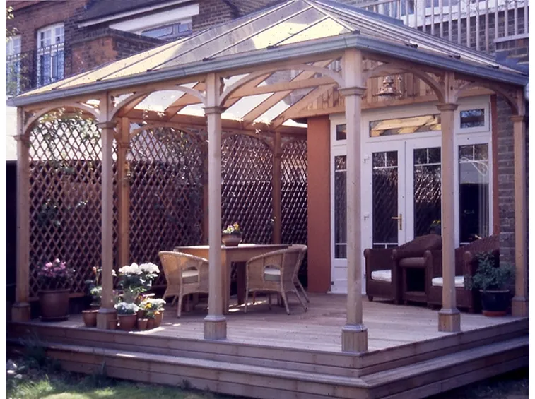 Veranda in legno aperta
