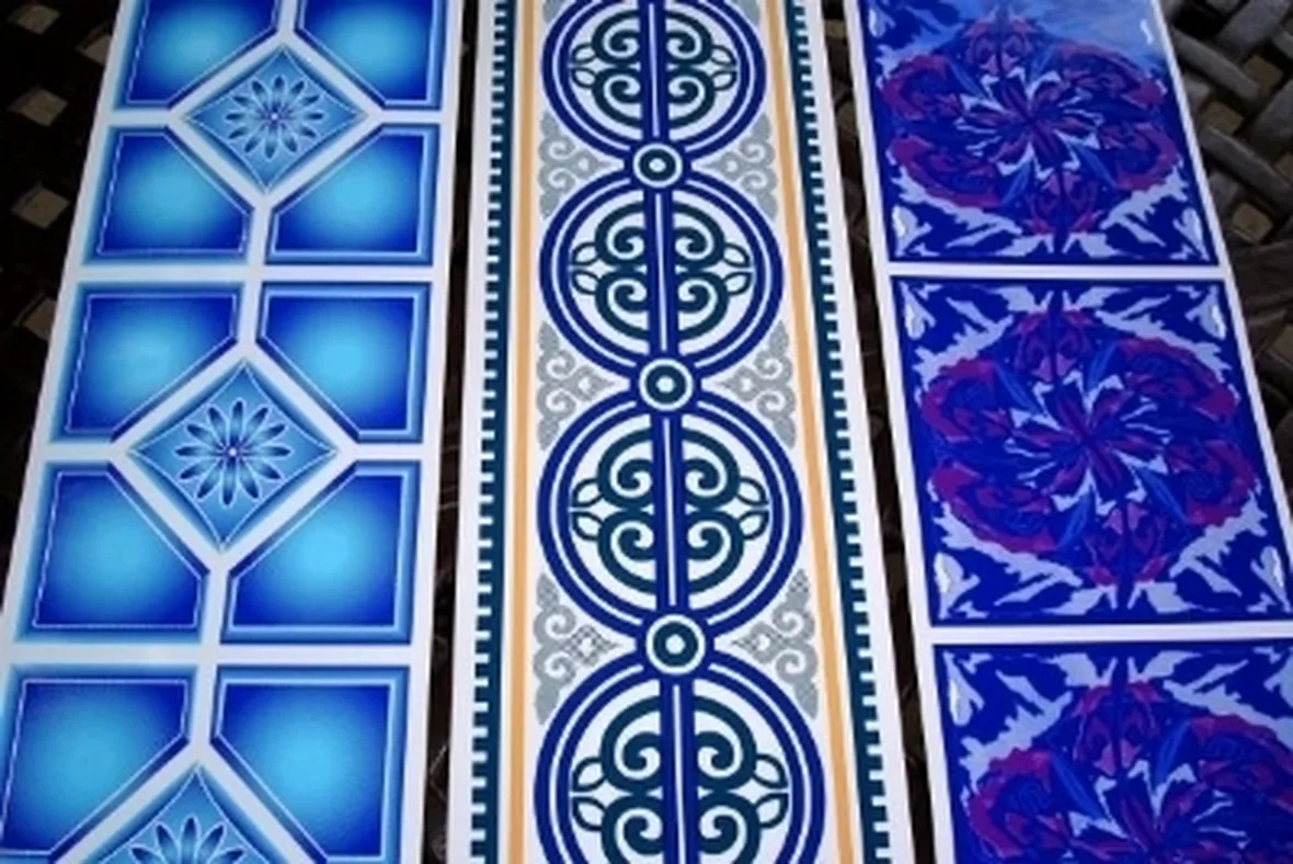 bordi decorati.