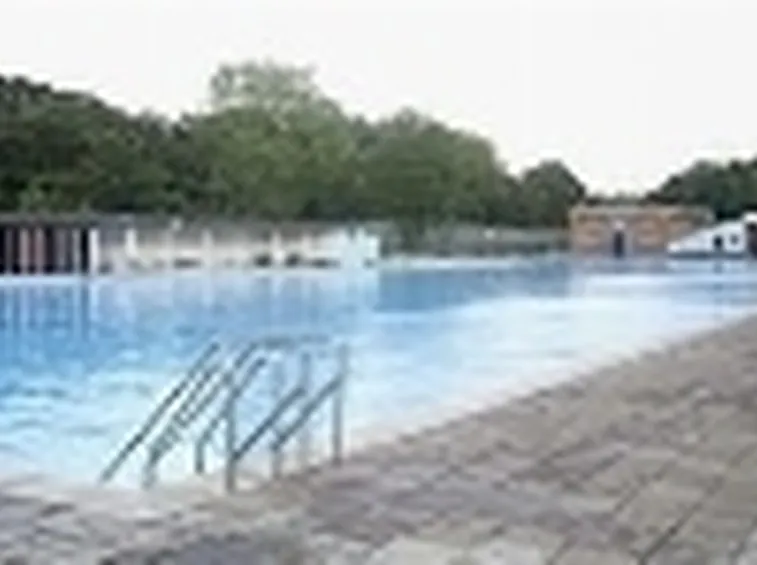 piscina milano2
