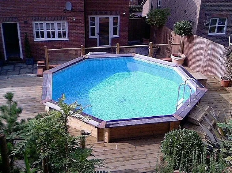 Piscina rigida in legno