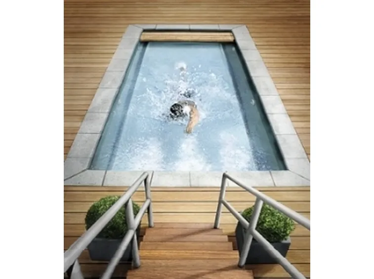 piscina in acciaio.