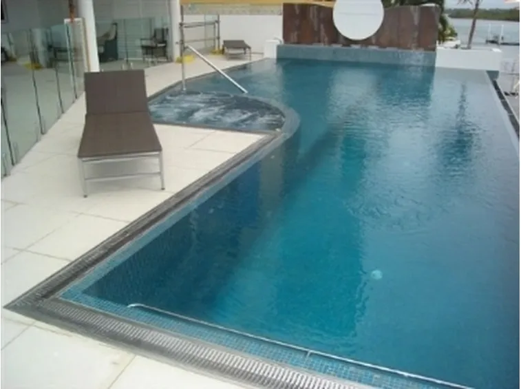 piscina interna.