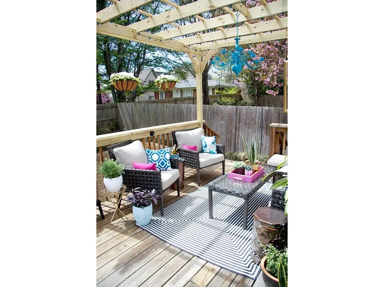 Giardino con veranda