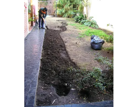 Inizio lavori piccolo giardino