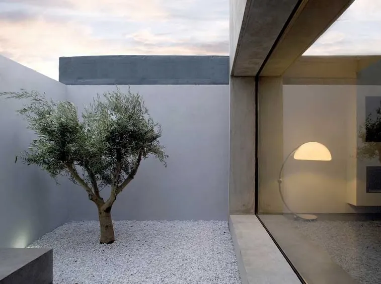 Cortile decorato con ghiaia