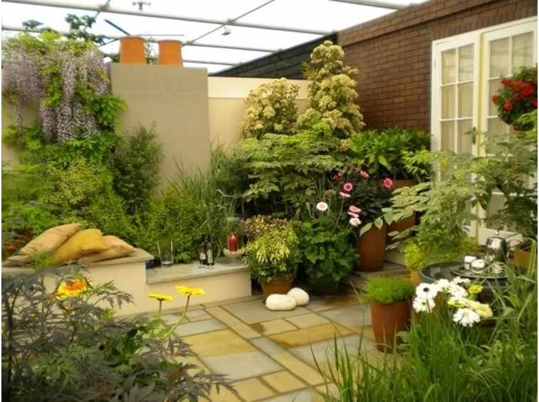 vasi da utilizzare per arredare giardini in terrazza