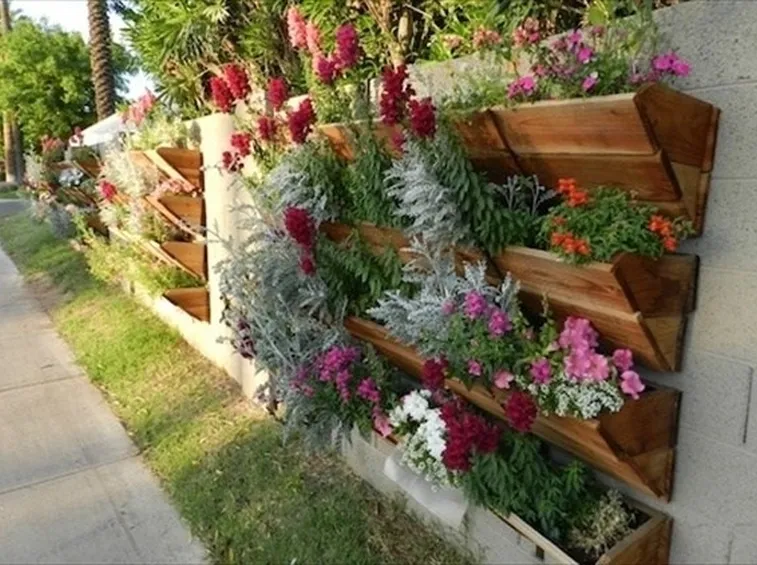 Giardini verticali in legno