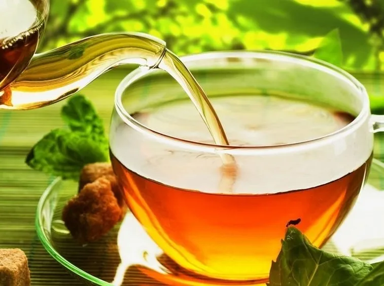 Un infuso di genzianella che aiuta a digerire