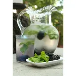 Un rinfrescante infuso alla menta con more