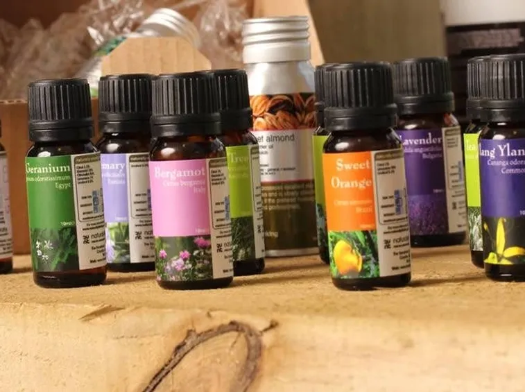 Vari tipi di olio essenziale