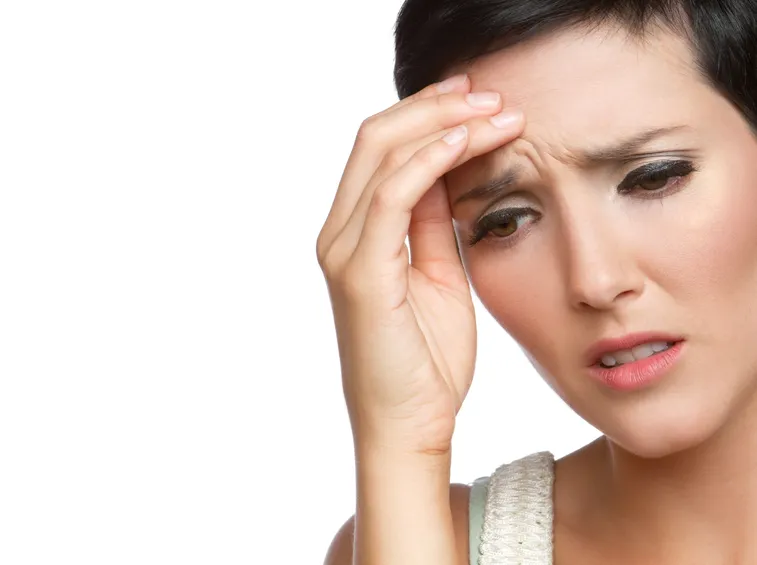 Tra gli effetti collaterali più comuni troviamo mal di testa e capogiro.
