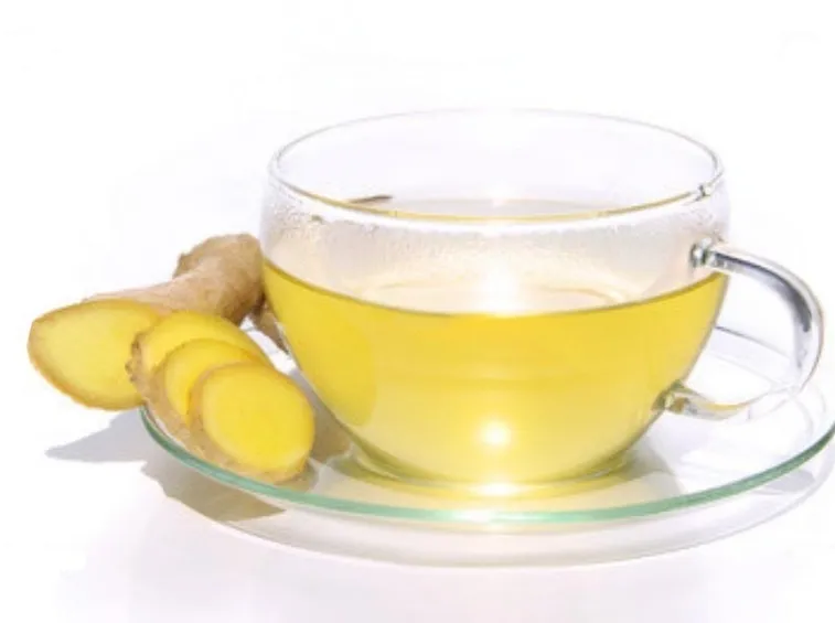 Tazza di tisana allo zenzero