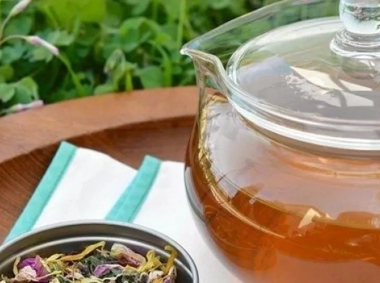 tisana con fiori di veronica