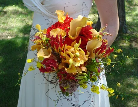 Bouquet primaverile dai colori accesi