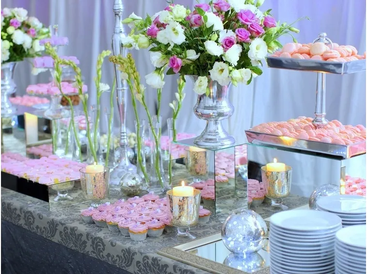 Decorazione floreale buffet matrimonio