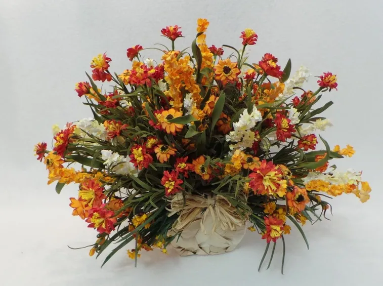 Composizione fiori artificiali