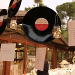 Utilizzare vecchi oggetti che abbiamo in casa rende le decorazioni per matrimonio fai da te lo specchio delle nostre passioni