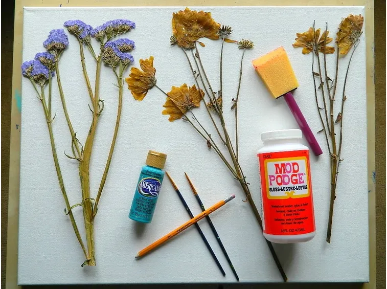 Realizzazione di un quadro con fiori secchi