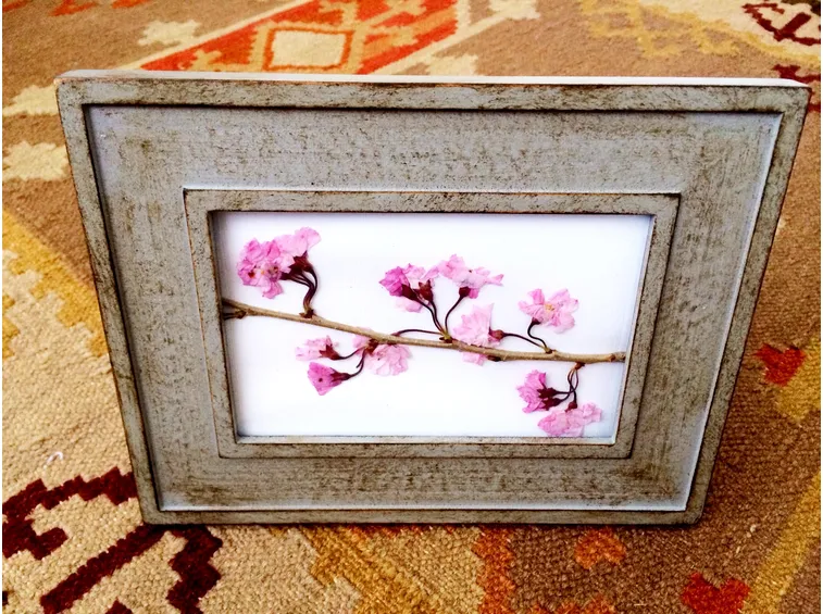 Quadretto realizzato con fiori di ciliegio