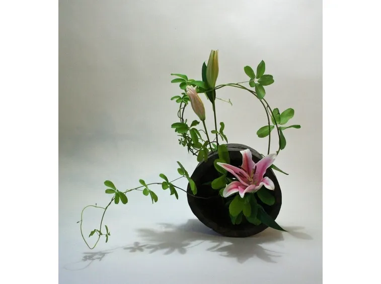 Ikebana con giglio