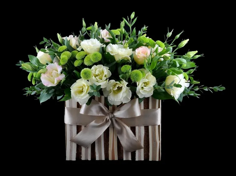 Composizione floreale con lisianthus