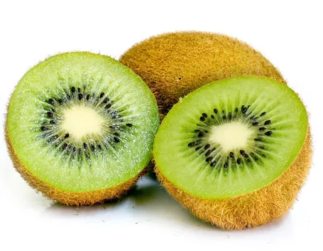 Kiwi verde: polpa verde e semi neri a raggiera