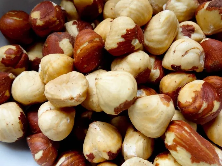 Nocciole sgusciate