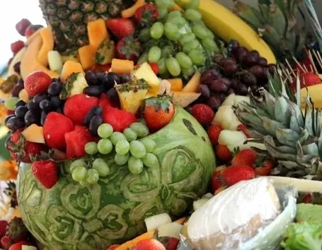 Piatto di frutta mista