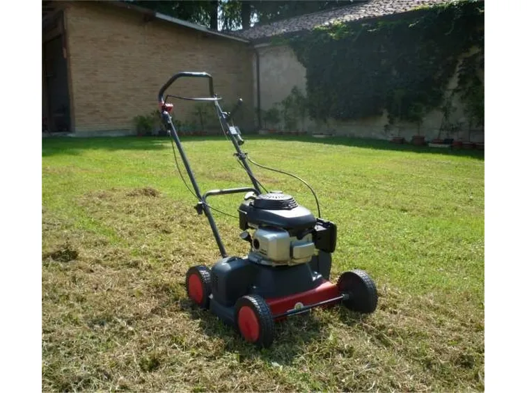 scarificatore prato campo