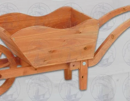 carriola in legno chiaro