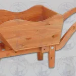 carriola in legno chiaro