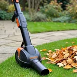 Due attrezzi, due modi di lavorare con le foglie