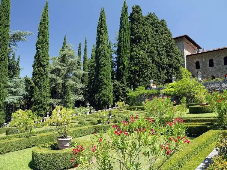 Terrazzamenti in un giardino all'italiana