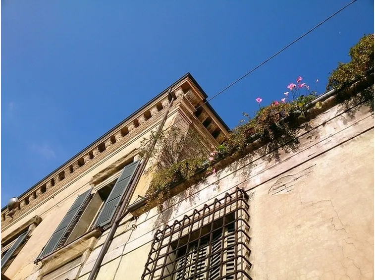 balcone in fiore