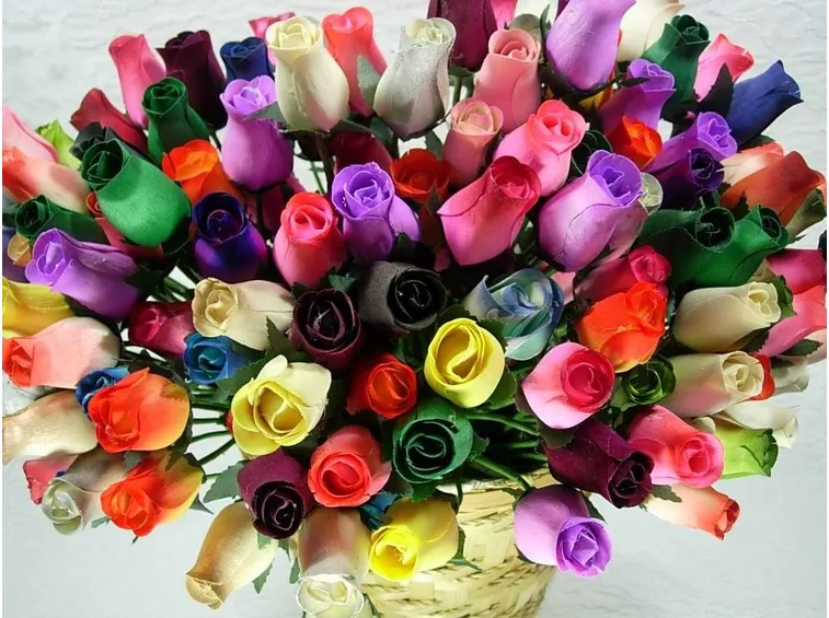 Mazzo di rose di diversi colori