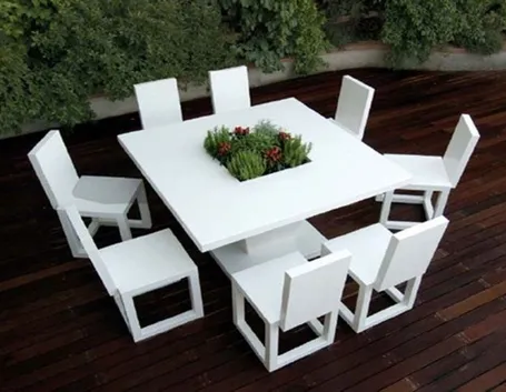 Arredo per giardino in plastica